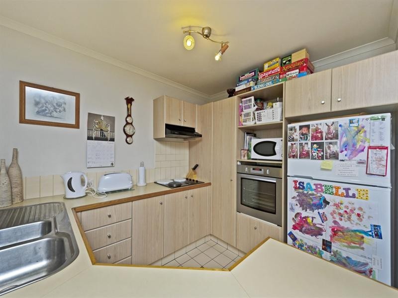 14/14-18 Jennifer Avenue, Runaway Bay QLD 4216