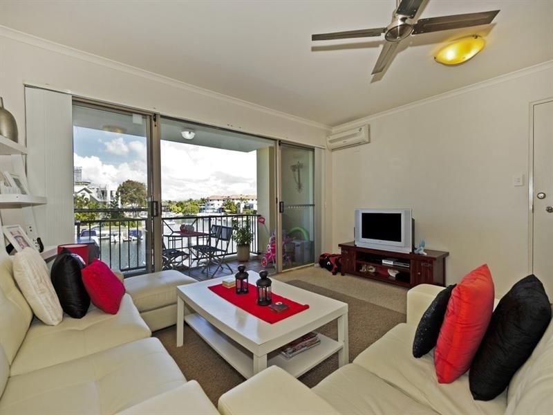 14/14-18 Jennifer Avenue, Runaway Bay QLD 4216