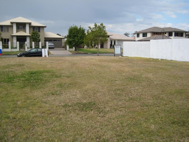 8 Torrevella Vista, Coombabah QLD 4216