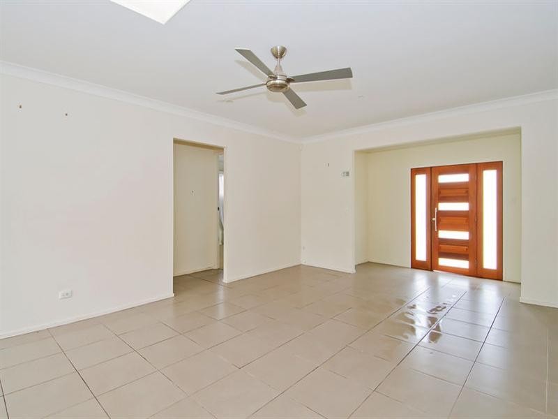 52 Jacaranda Avenue, Hollywell QLD 4216