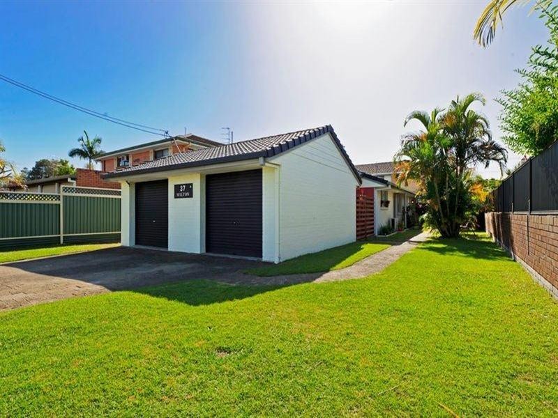 2/37 Milton Avenue, Paradise Point QLD 4216