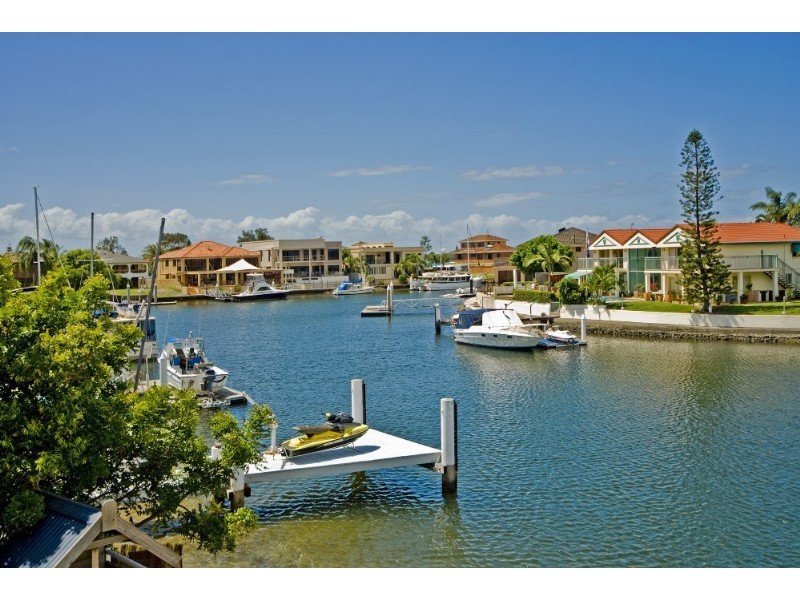 10 Salamau Street, Runaway Bay QLD 4216
