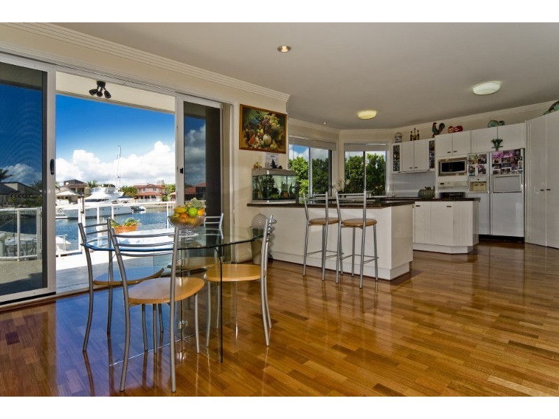 10 Salamau Street, Runaway Bay QLD 4216