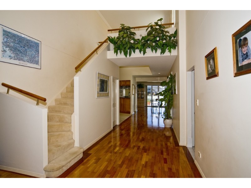 10 Salamau Street, Runaway Bay QLD 4216