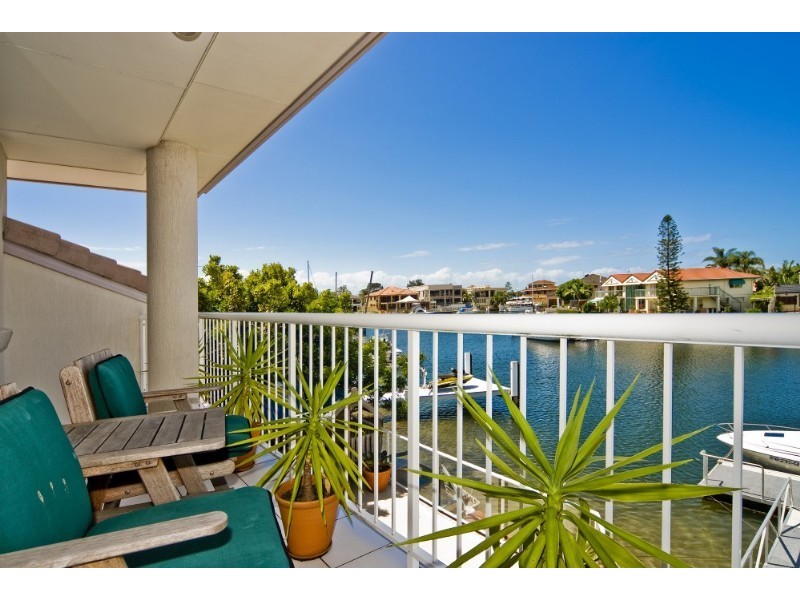 10 Salamau Street, Runaway Bay QLD 4216