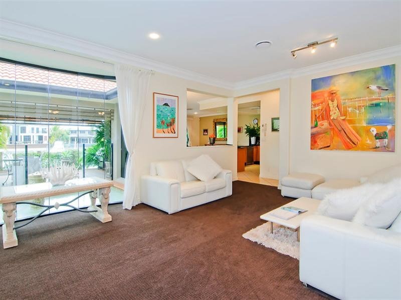 17 King Charles Drive, Sovereign Islands QLD 4216