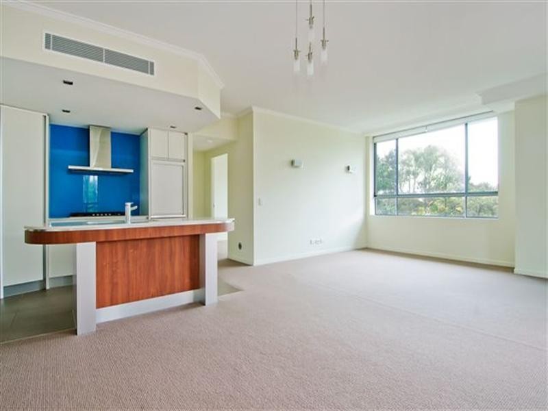 9T/28 Bayview Street, Runaway Bay QLD 4216