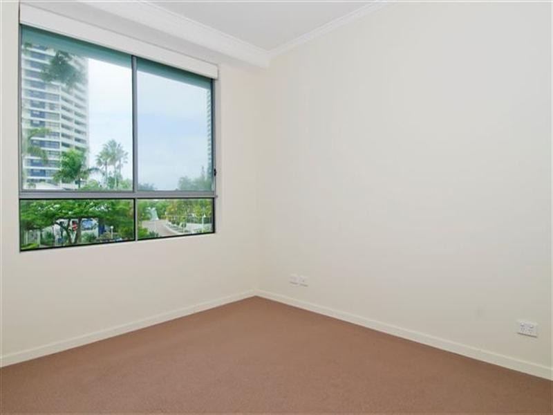 9T/28 Bayview Street, Runaway Bay QLD 4216