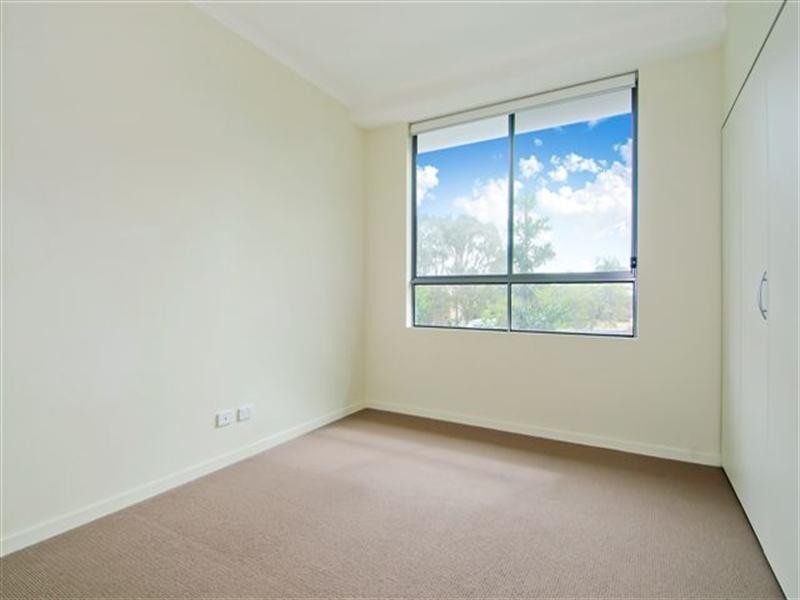 9T/28 Bayview Street, Runaway Bay QLD 4216