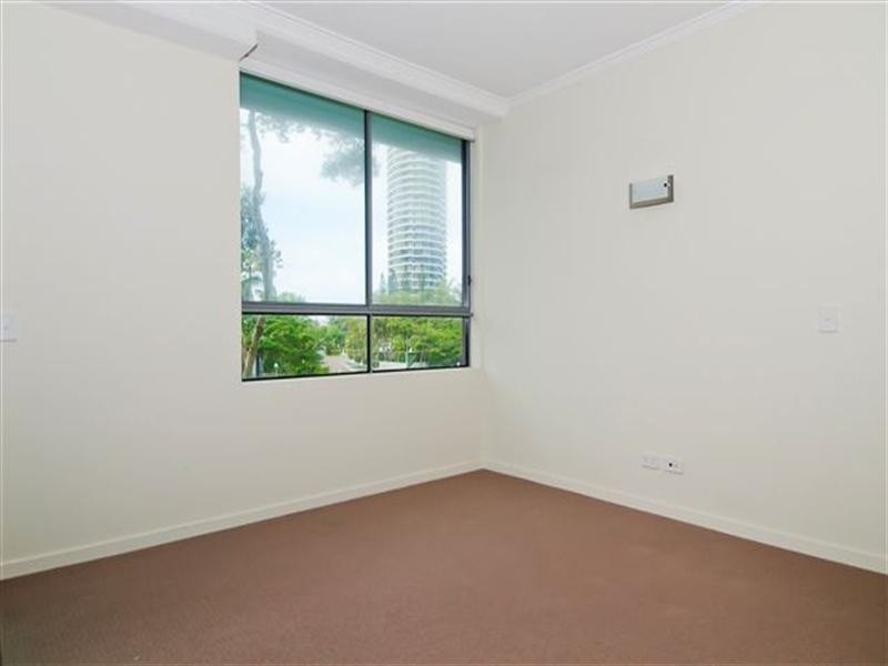 9T/28 Bayview Street, Runaway Bay QLD 4216