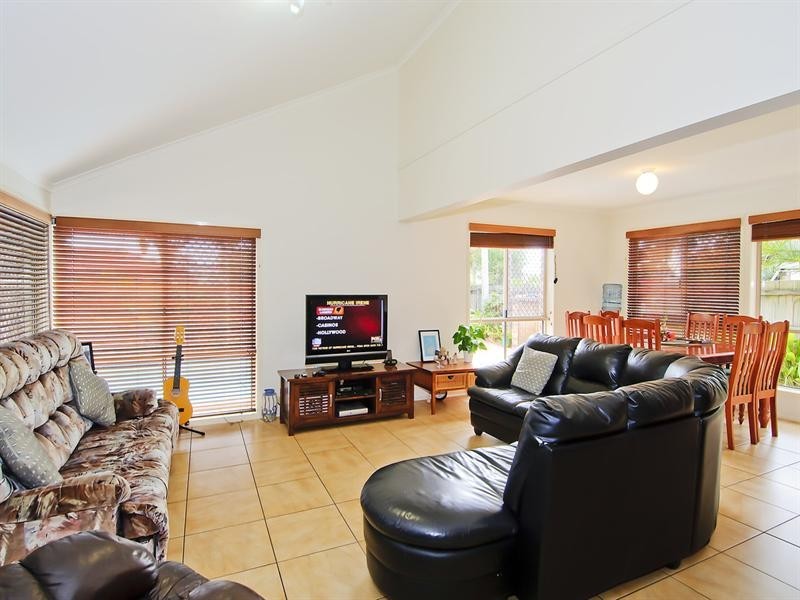 229 Morala Avenue, Runaway Bay QLD 4216