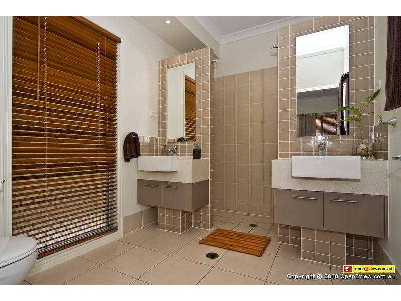 39 Highcrest Circuit, Molendinar QLD 4214