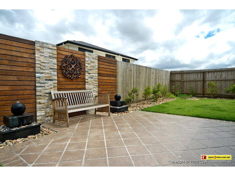 39 Highcrest Circuit, Molendinar QLD 4214