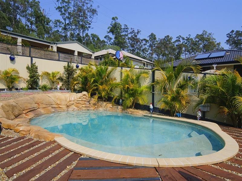 89 Roberts Drive, Maudsland QLD 4210