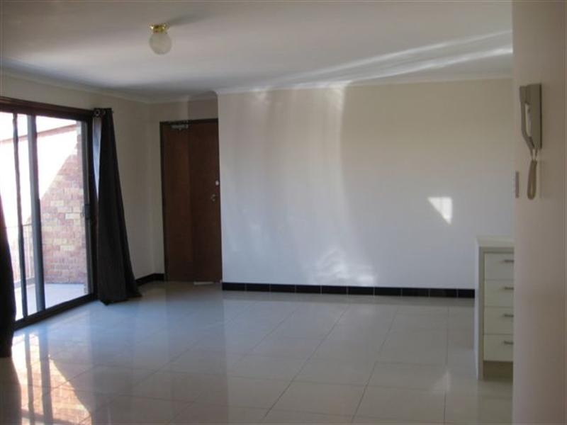 16/22-28 Hunter Street, Labrador QLD 4215