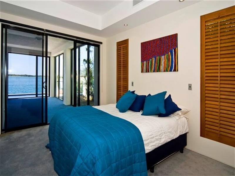 Sovereign Islands QLD 4216