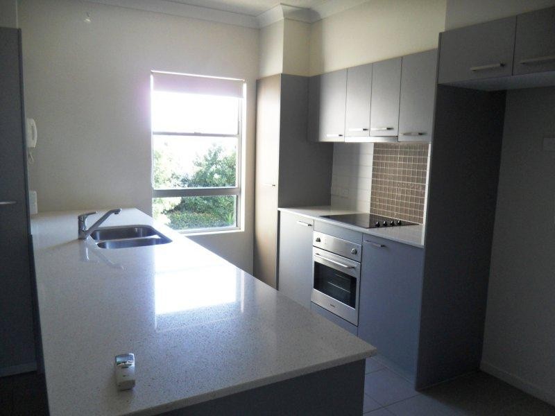 19/12-18 Bayview Street, Runaway Bay QLD 4216