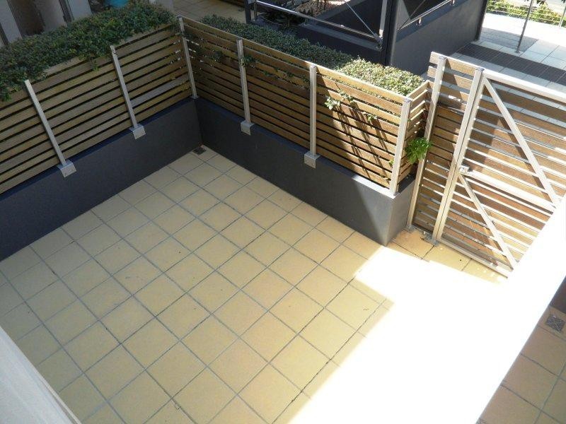 19/12-18 Bayview Street, Runaway Bay QLD 4216