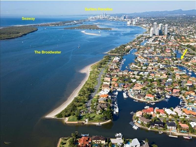 1 and 2/21 Markham Avenue, Runaway Bay QLD 4216