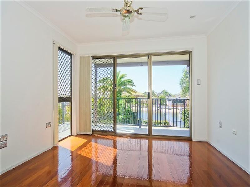 1 and 2/21 Markham Avenue, Runaway Bay QLD 4216