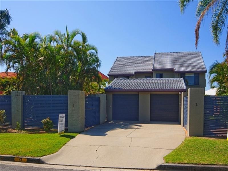 1 and 2/21 Markham Avenue, Runaway Bay QLD 4216