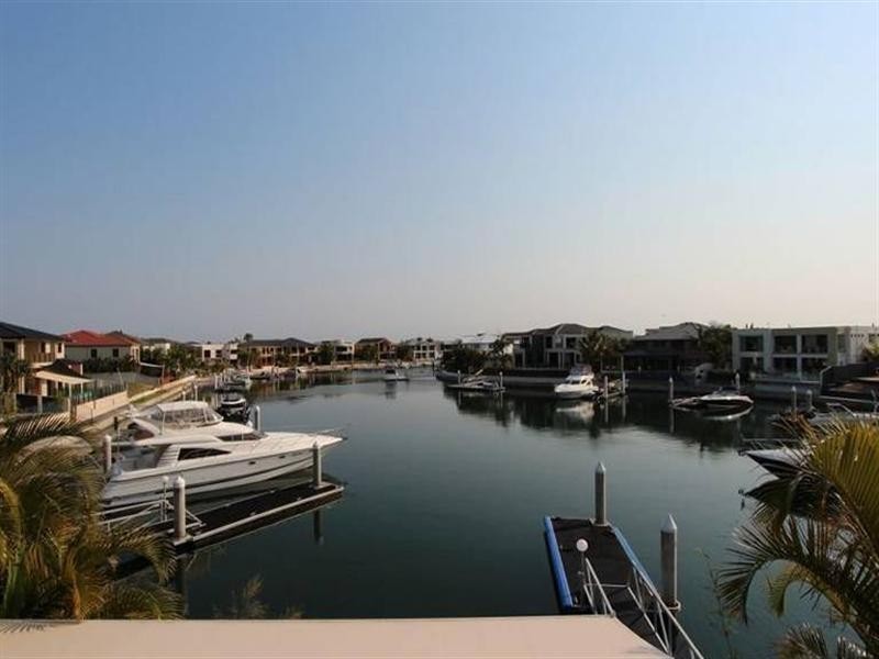 15 King Charles, Sovereign Islands QLD 4216