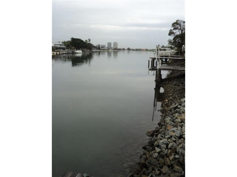 Chevron Island QLD 4217