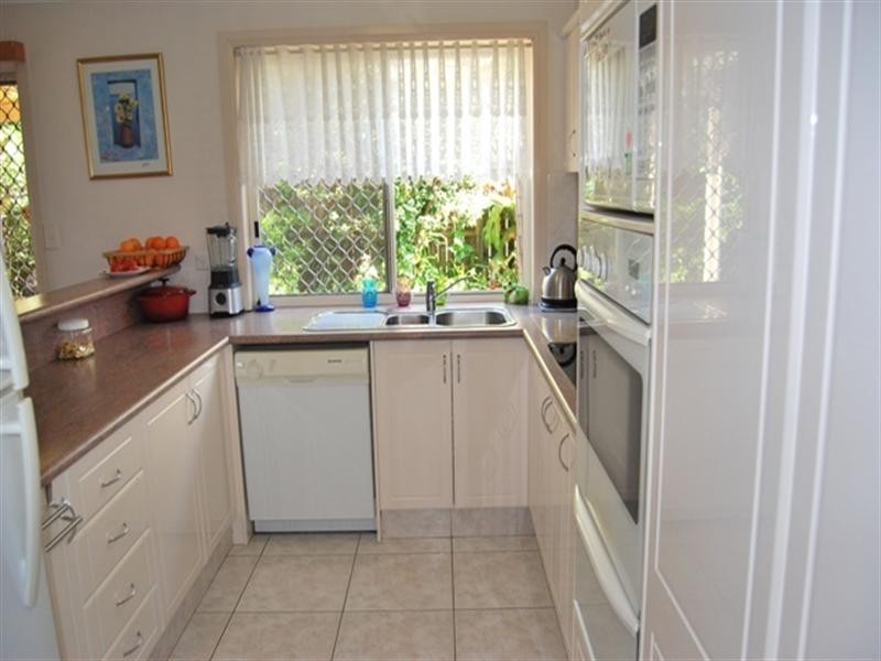 2/475 Pine Ridge Road, Runaway Bay QLD 4216