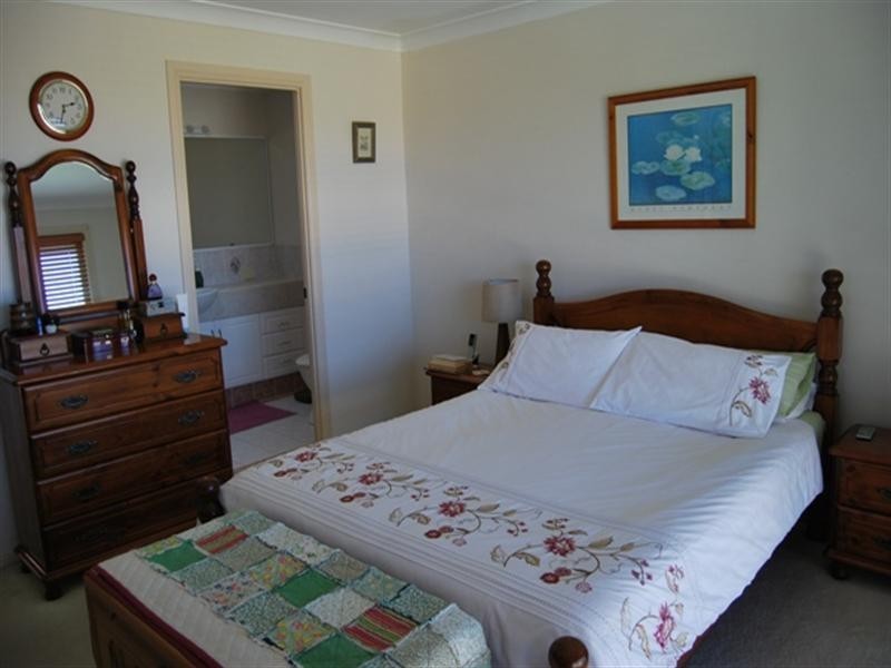 2/475 Pine Ridge Road, Runaway Bay QLD 4216