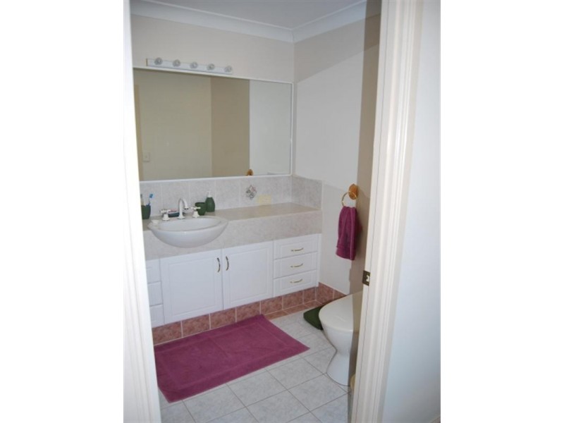 2/475 Pine Ridge Road, Runaway Bay QLD 4216