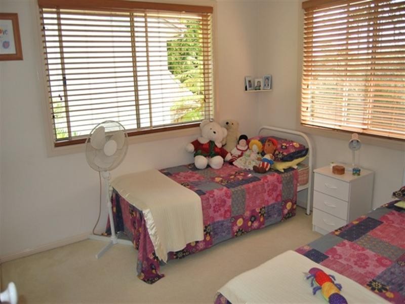 2/475 Pine Ridge Road, Runaway Bay QLD 4216