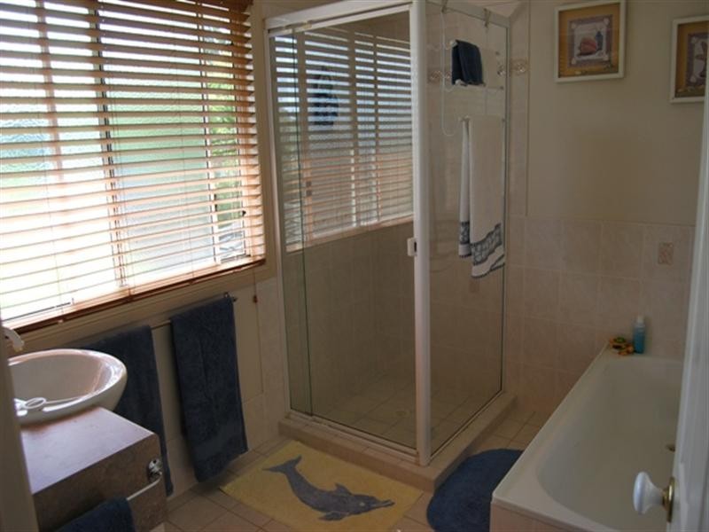 2/475 Pine Ridge Road, Runaway Bay QLD 4216