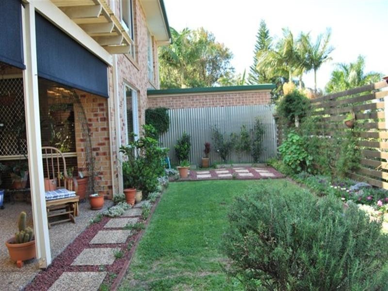 2/475 Pine Ridge Road, Runaway Bay QLD 4216