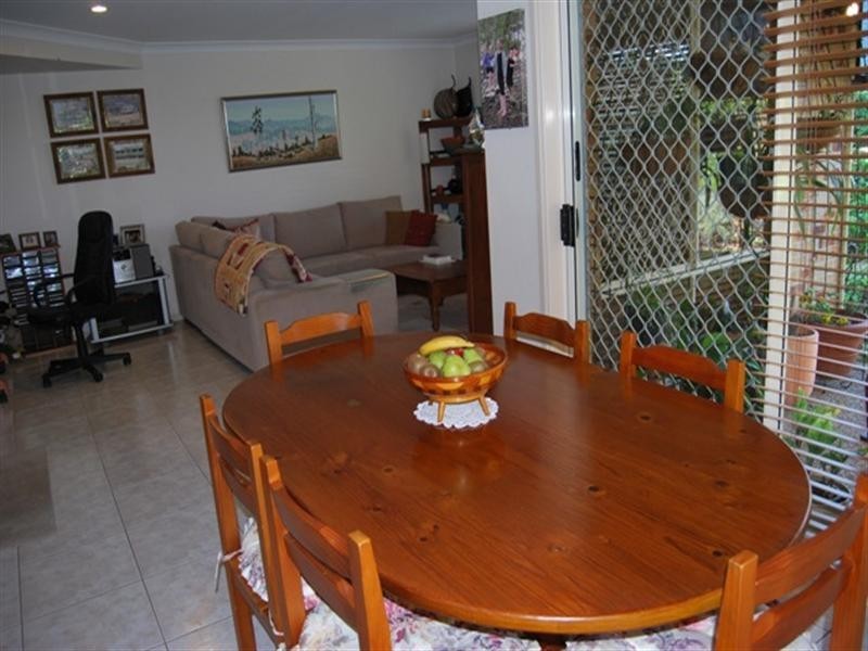 2/475 Pine Ridge Road, Runaway Bay QLD 4216