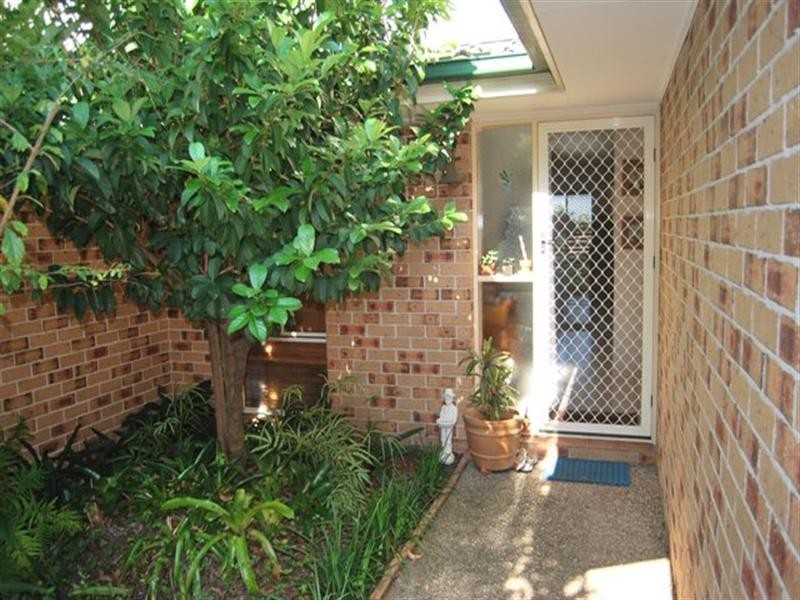 2/475 Pine Ridge Road, Runaway Bay QLD 4216