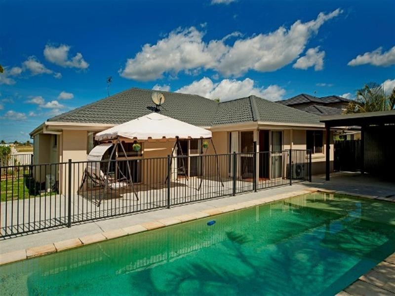 42A Sickle Avenue, Hope Island QLD 4212