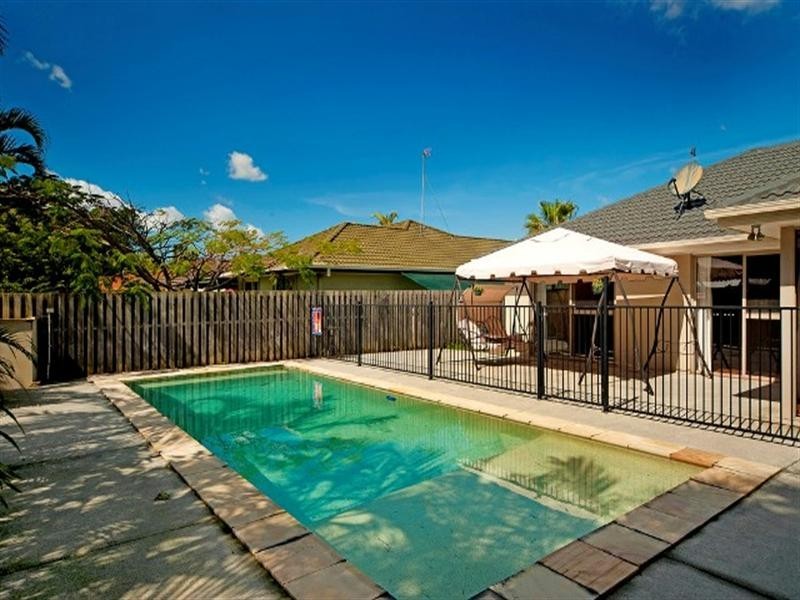 42A Sickle Avenue, Hope Island QLD 4212