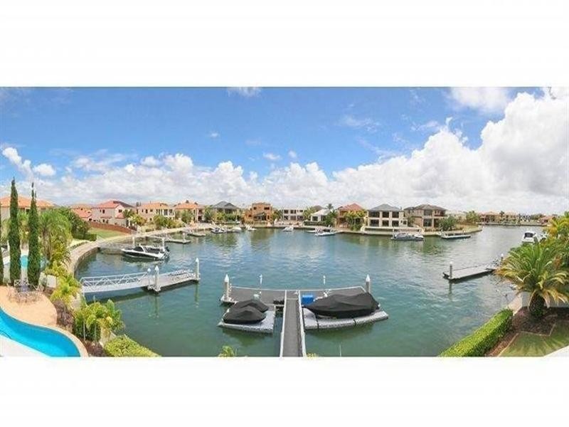 Sovereign Islands QLD 4216