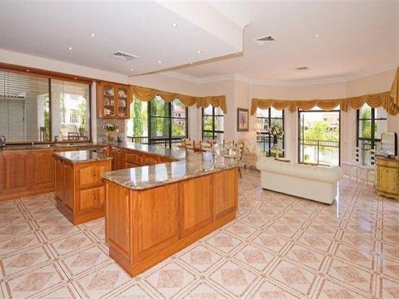 Sovereign Islands QLD 4216