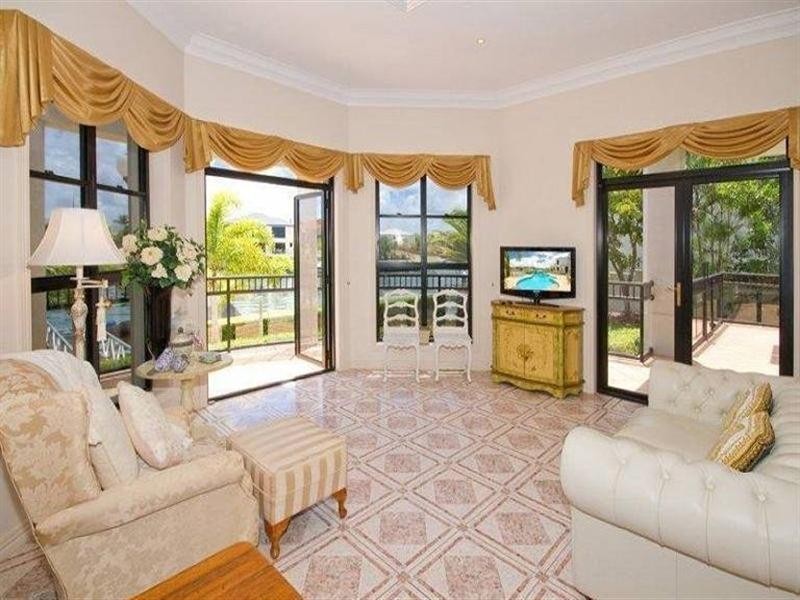 Sovereign Islands QLD 4216