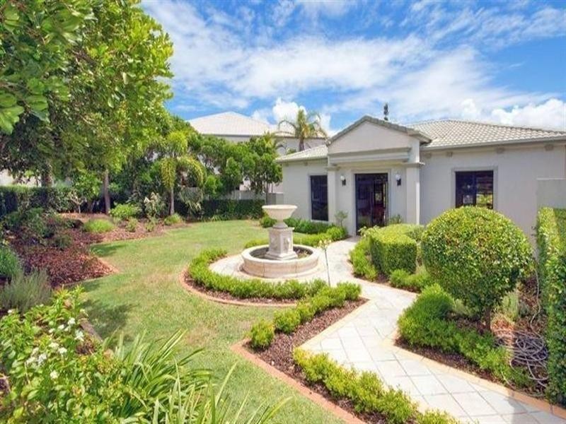 Sovereign Islands QLD 4216