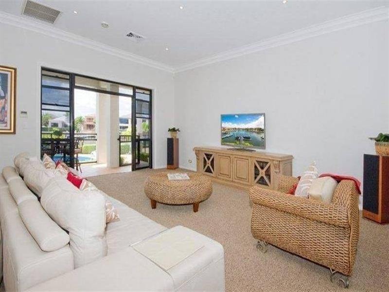 Sovereign Islands QLD 4216