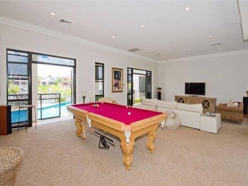 Sovereign Islands QLD 4216