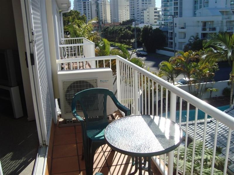 18/12 Whiting Street, Labrador QLD 4215