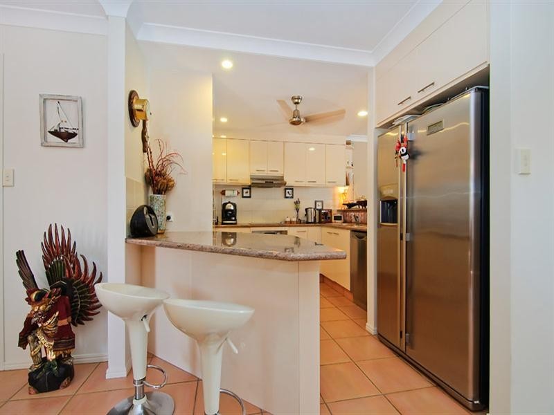 2/8 Markham Avenue, Runaway Bay QLD 4216