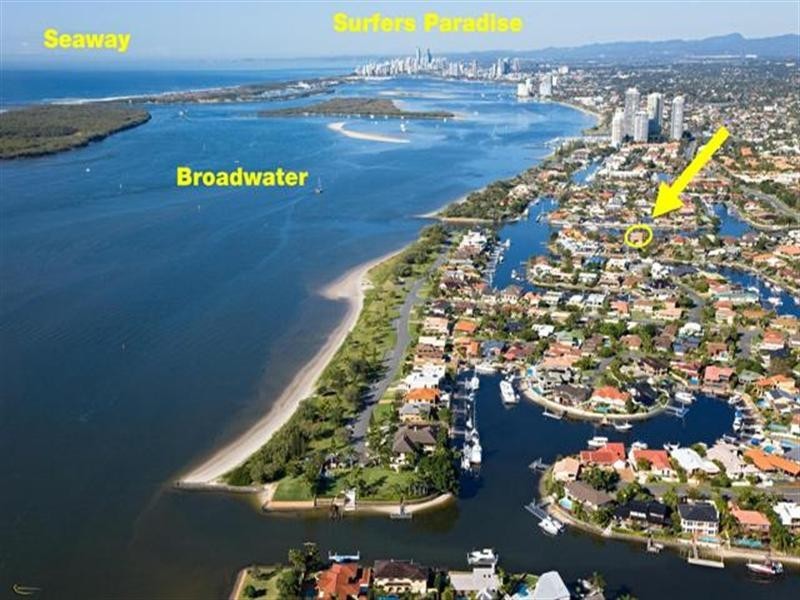 2/8 Markham Avenue, Runaway Bay QLD 4216