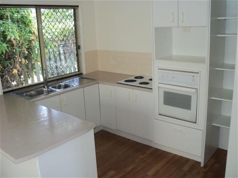 2 Cawthray Street, Biggera Waters QLD 4216