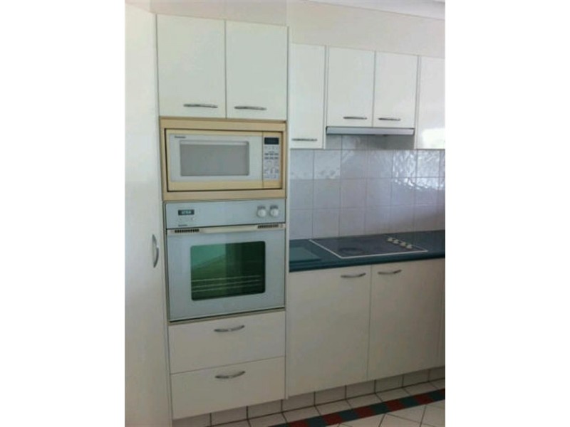 7/20 Canal Avenue, Runaway Bay QLD 4216