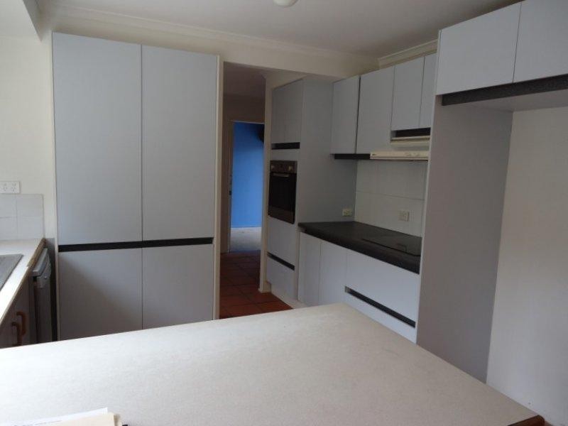 41 Allied Drive, Arundel QLD 4214