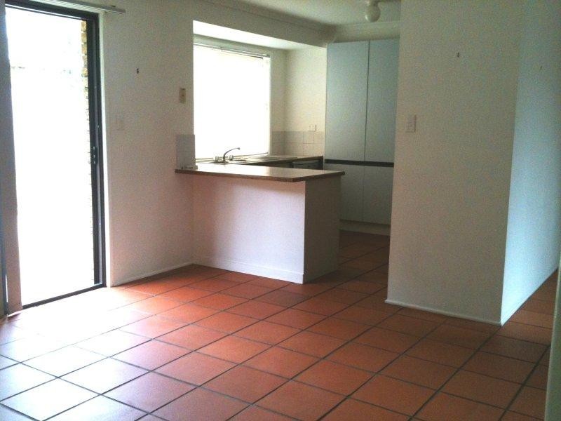 41 Allied Drive, Arundel QLD 4214